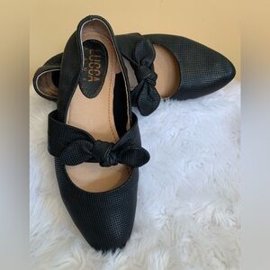 LUCCA LANE Ursula black leather Mary Jane knot bow flats Size 8.5 Preloved ++